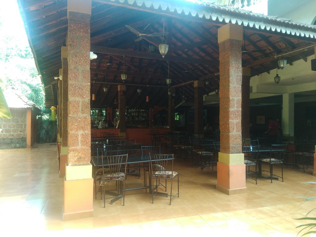Red Lion Hotel Calangute Esterno foto